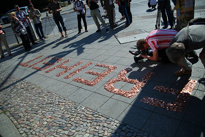 Enthüllung der Aktion Gier frisst FREIHEIT am 18.09.2014 um 14:00