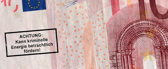 Attention: Money - warnings on real banknotes
